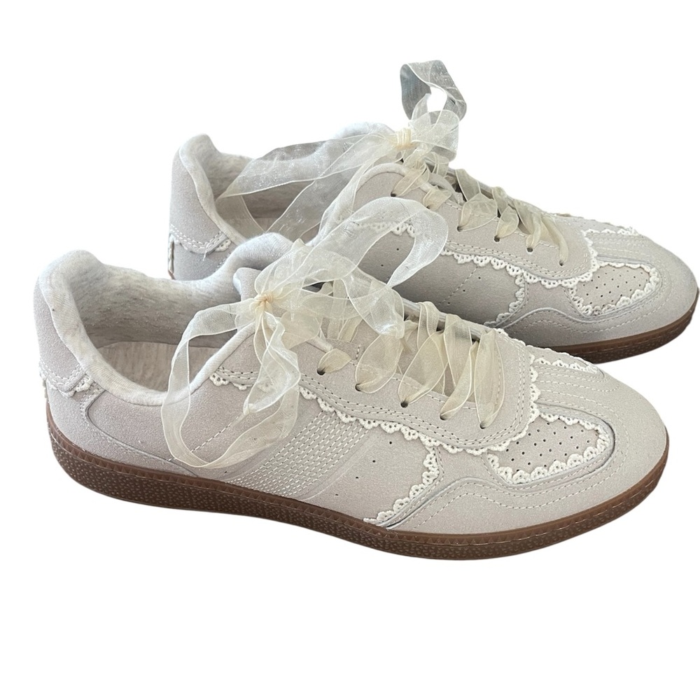 Cream Lace-Trim Women's Casual Sneakers